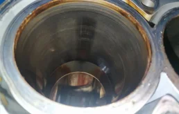 Блок цилиндров ДВС (без ГБЦ) для Mitsubishi Outlander 2012 года на фотографиях