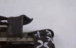 Замок капота для BMW X6 2022 года на фотографиях