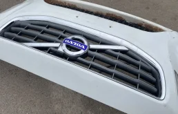 Решетка радиатора для Volvo S60 2010 года на фотографиях