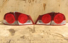 Фонарь внутренний правый для Honda Civic 2006 года на фотографиях