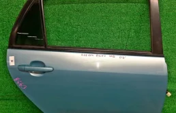 Дверь задняя правая для Toyota Corolla 2001 года на фотографиях