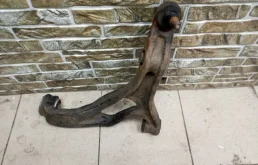 Рычаг передний правый нижний для Audi Q7 на фотографиях