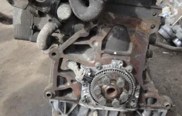 Двигатель без навесного для Volkswagen Amarok на фотографиях