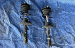 Амортизатор передний левый для Toyota Corolla на фотографиях