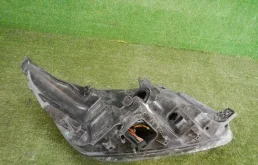 Фара левая для Ford Explorer на фотографиях