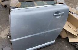 Дверь задняя левая для Volvo XC70 2013 года на фотографиях