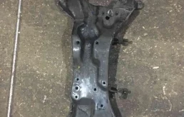 Подрамник двигателя для Mitsubishi Outlander на фотографиях