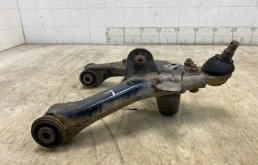 Рычаг задний левый верхний для Mitsubishi Pajero на фотографиях