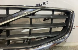 Решетка радиатора для Volvo S60 2015 года на фотографиях