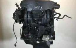 Двигатель без навесного для Volkswagen Polo 1996 года на фотографиях