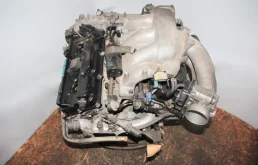 Двигатель без навесного для Nissan Pathfinder 2003 года на фотографиях