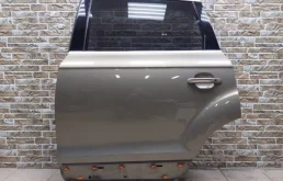 Дверь задняя левая для Audi Q7 2014 года на фотографиях