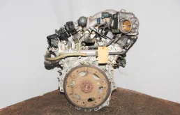 Двигатель без навесного для Nissan Pathfinder 2003 года на фотографиях