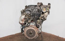 Двигатель без навесного для Hyundai Lantra на фотографиях