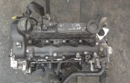 Двигатель без навесного для Kia Carnival 2016 года на фотографиях