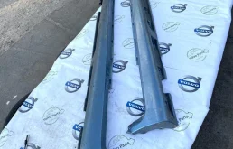 Накладка порога левая для Volvo C30 2006 года на фотографиях