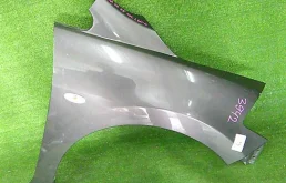 Крылья для Nissan Tiida 2012 года на фотографиях