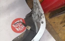 Бампер для Volkswagen Touran 2006 года на фотографиях