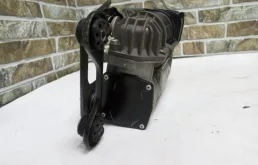 Компрессор пневмоподвески задний для BMW X6 2015 года на фотографиях