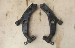 Рычаг передний правый нижний для Mazda CX 5 2021 года на фотографиях