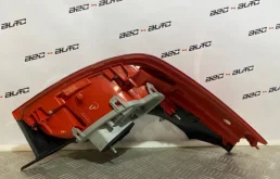 Фонарь правый для Peugeot 508 на фотографиях