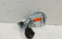 Крышка горловины топливного бака для Hyundai Solaris 2015 года на фотографиях