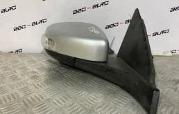 Стекла и зеркала для Volvo C30 2012 года на фотографиях