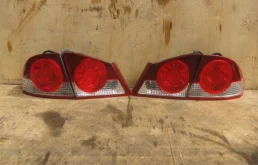 Фонарь внутренний правый для Honda Civic 2006 года на фотографиях