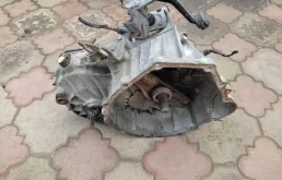 МКПП для Mercedes-Benz Vito 1998 года на фотографиях