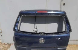 Крышка багажника для Opel Zafira на фотографиях