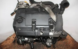 Двигатель без навесного для Kia Carnival 2007 года на фотографиях