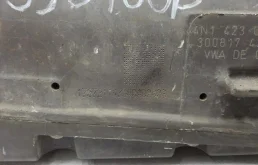 Рулевая рейка для Audi A8 2017 года на фотографиях