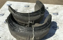 Крылья для Volvo XC70 2015 года на фотографиях