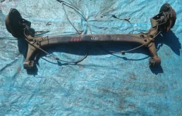 Задняя балка для Toyota Corolla 2002 года на фотографиях