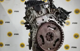 Двигатель без навесного для Chrysler 300C 2011 года на фотографиях