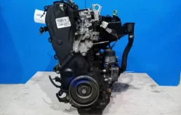 Двигатель без навесного для Ford Kuga 2010 года на фотографиях