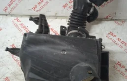 Корпус воздушного фильтра для Nissan X-Trail 2012 года на фотографиях