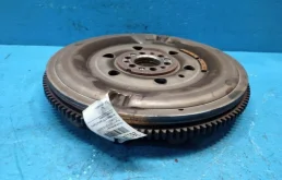 Маховик для Nissan X-Trail 2006 года на фотографиях