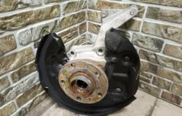 Задний кулак правый для Audi Q3 8U 2011-2019