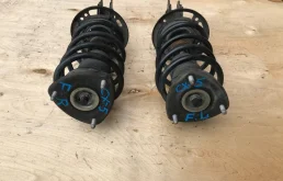 Амортизатор передний правый для Mazda CX 5 на фотографиях