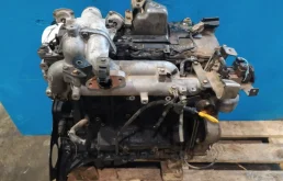 Двигатель без навесного для Nissan Pathfinder 1999 года на фотографиях