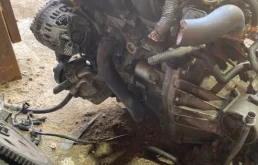 Двигатель для Nissan Tiida 2004 года на фотографиях