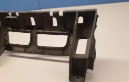 Кожух замка капота для Hyundai Solaris на фотографиях