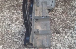 Стойка кузова центральная левая для Hyundai Solaris 2016 года на фотографиях