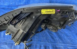 Фары для Toyota Alphard 2008 года на фотографиях