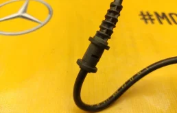 Датчик ABS передний правый для Mercedes-Benz E class на фотографиях