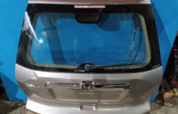 Крышка багажника для Honda CR-V 2008 года на фотографиях
