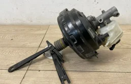 Вакуумный усилитель тормозов для Audi Q7 2008 года на фотографиях