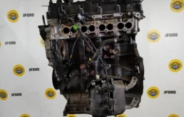 Двигатель без навесного для Kia Carnival 2022 года на фотографиях