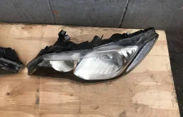Фара правая для Honda Civic 2005 года на фотографиях